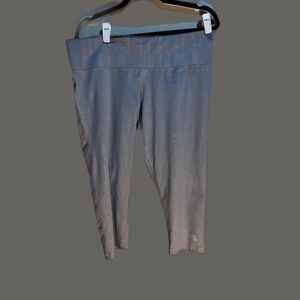 Adidas climate mid rise cropped leggings size XL